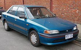 1995 Mazda 323 (BG Series 2) 1.6 sedan (2015-07-15) 01.jpg